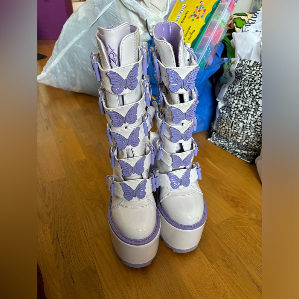 YRU Butterfly Boots